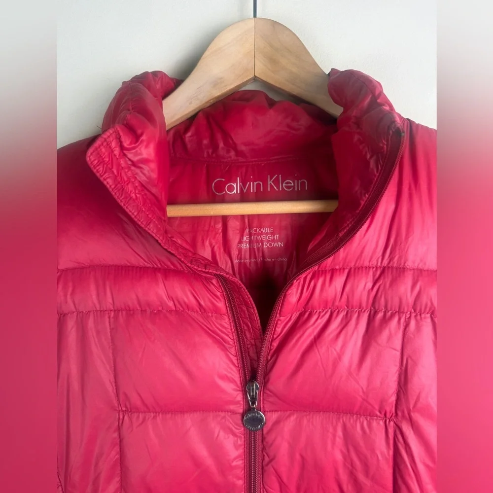 Calvin Klein Down Puffer Jacket Womens Size S Red Full Zip Packable LTWT FLAW‎